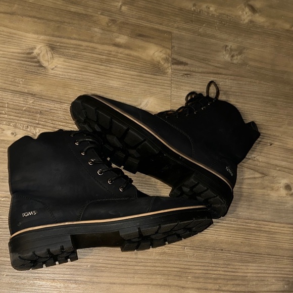 TOMS Black Boots - Picture 1 of 3